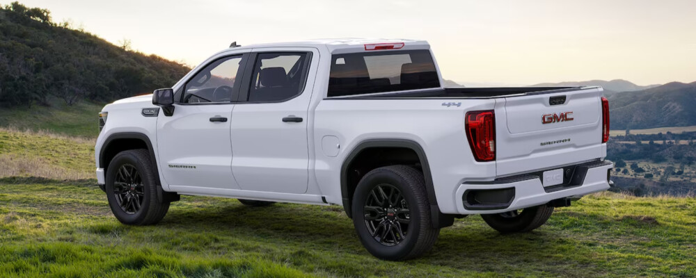 2024 GMC Sierra 1500 2024 GMC Sierra 1500 in the mountains