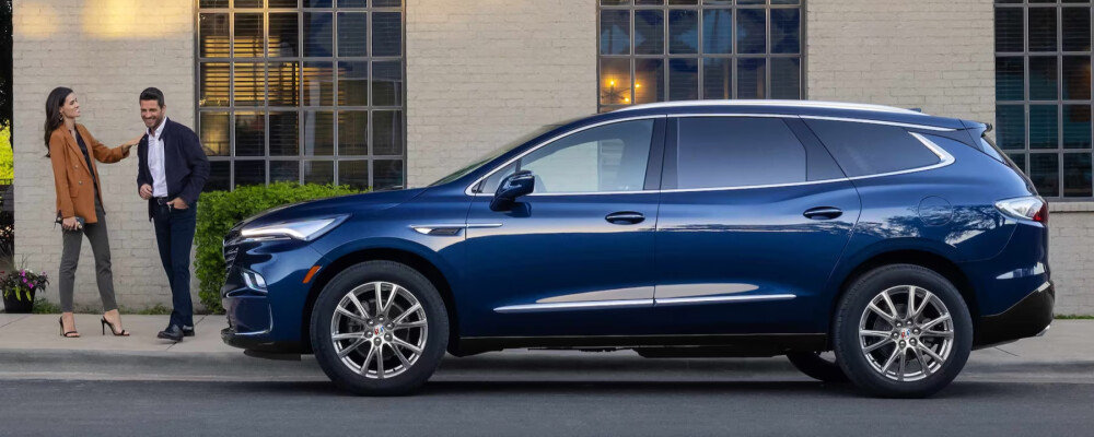 2024 Buick Enclave 2024 Buick Enclave parked by building